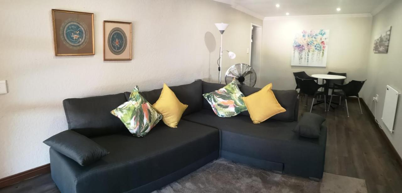 Rest-A-While Guest House - Pretoria-Noord Εξωτερικό φωτογραφία